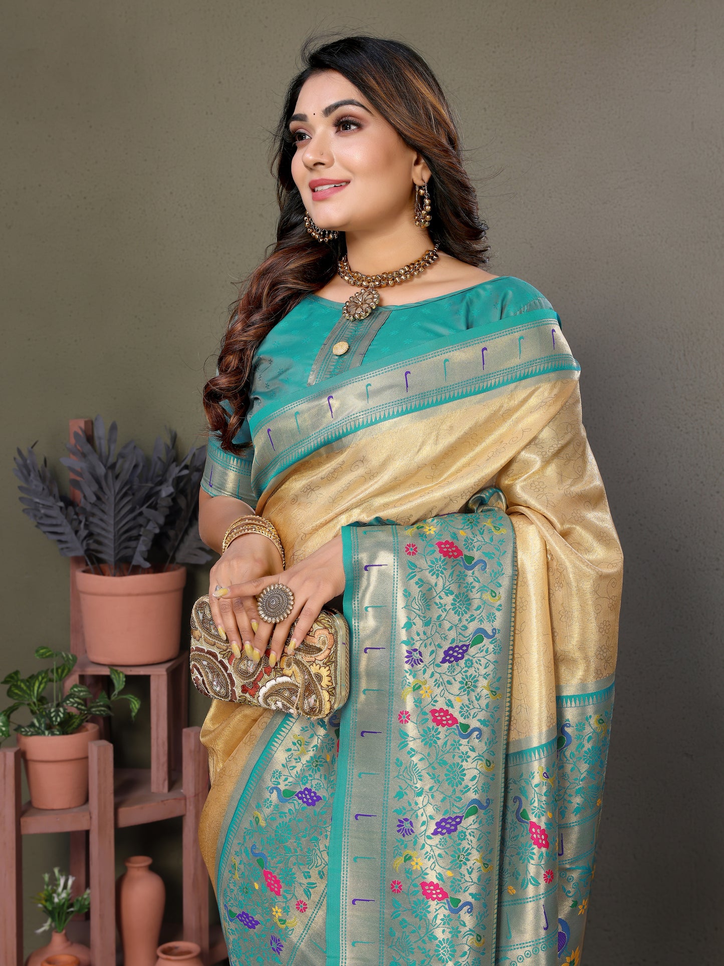 Catalog Designer Saree.