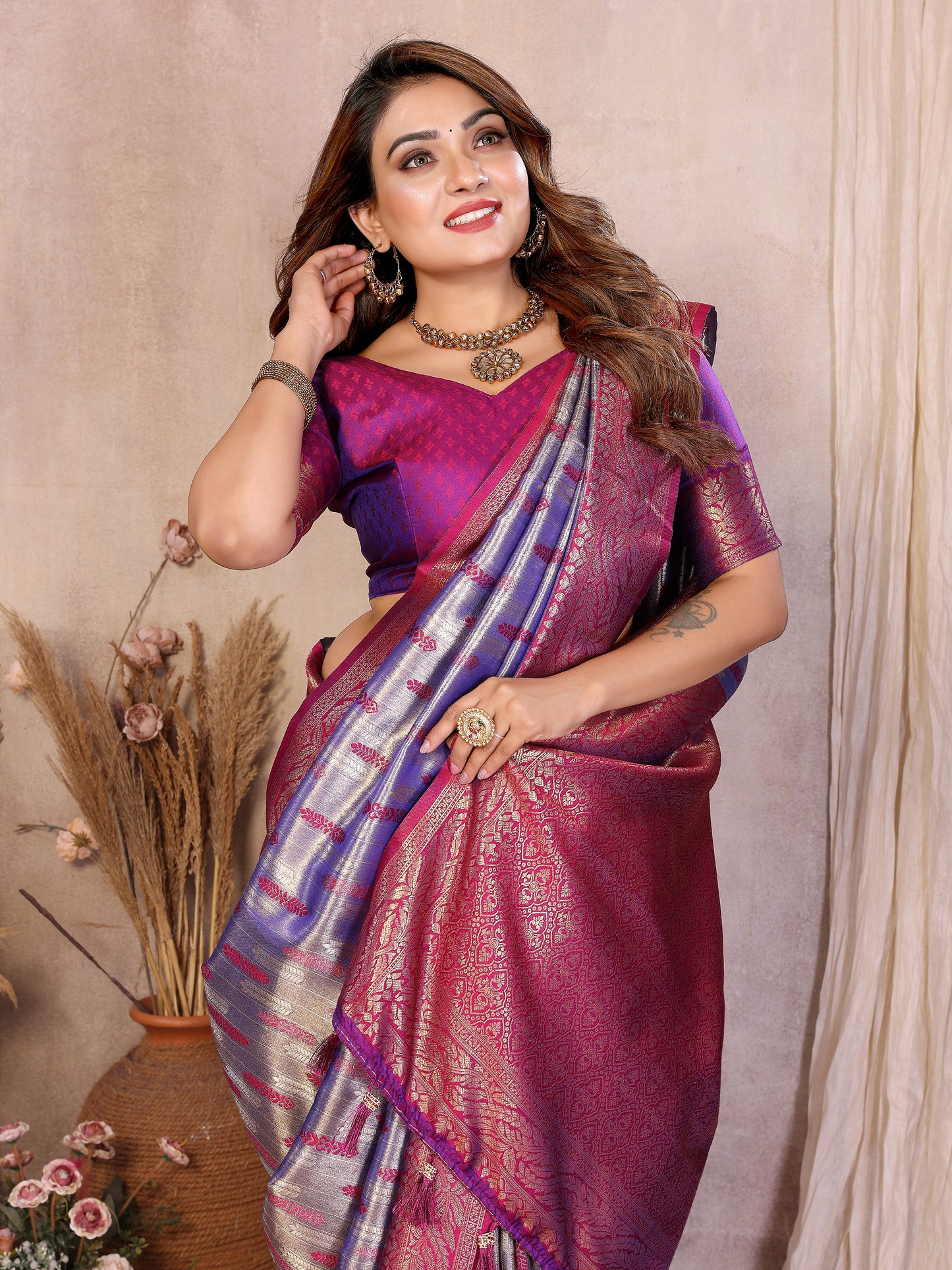 Catalog Designer Saree.
