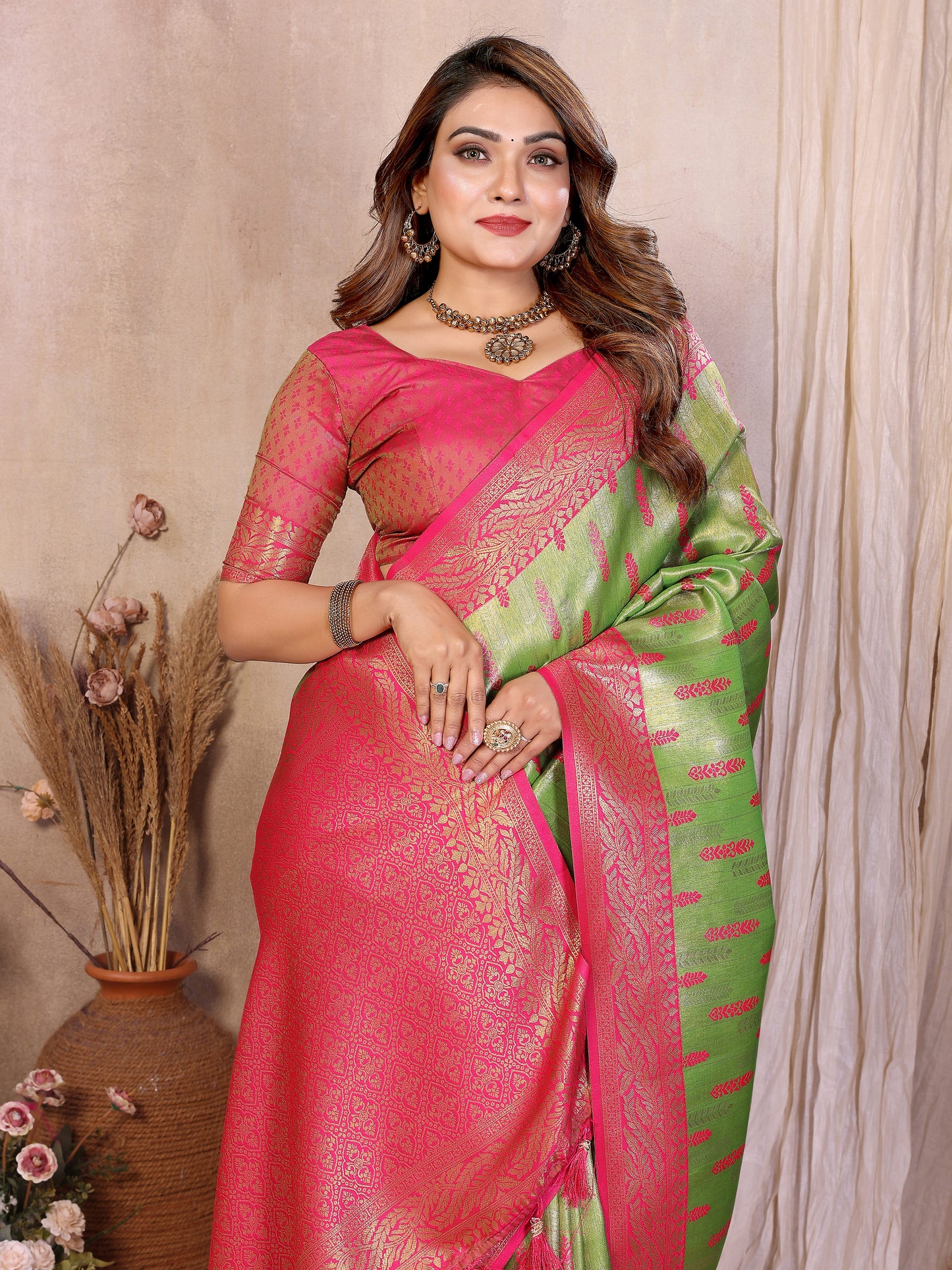 Catalog Designer Saree.