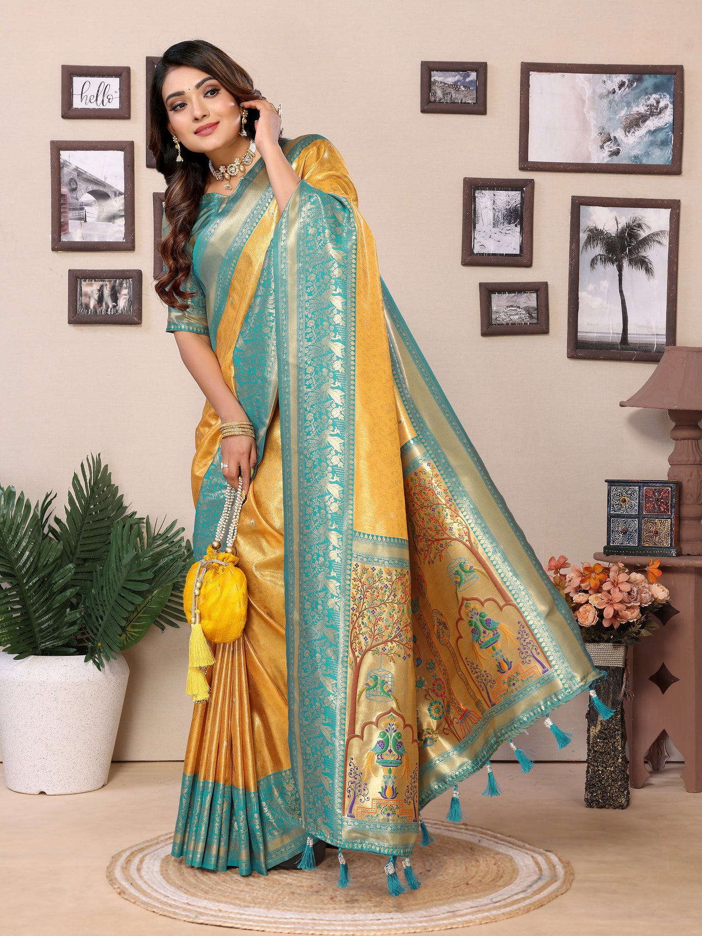 Catalog Designer Saree.