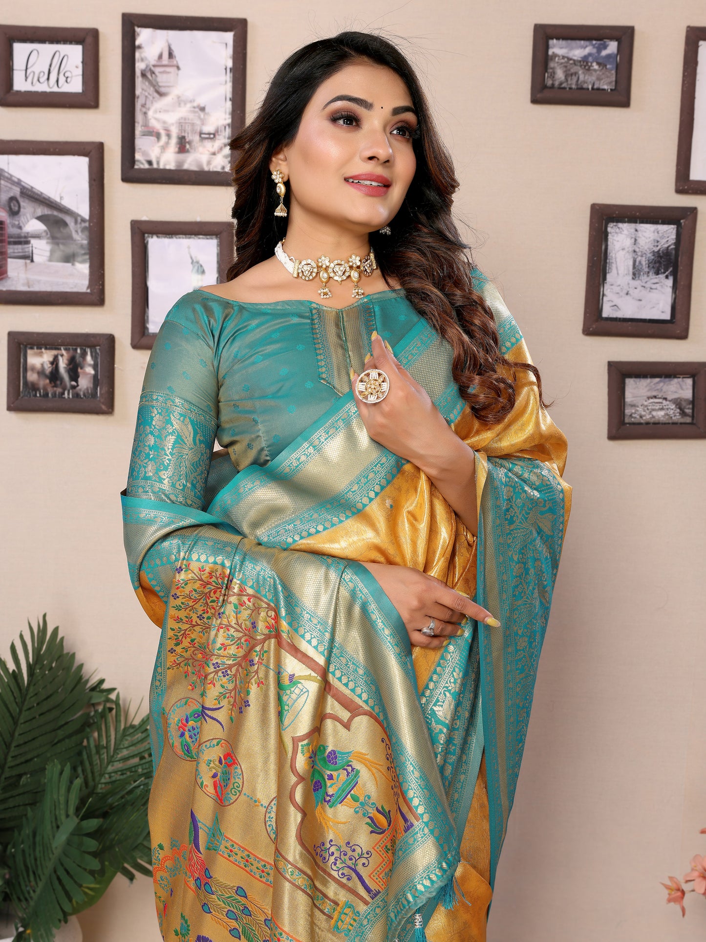 Catalog Designer Saree.