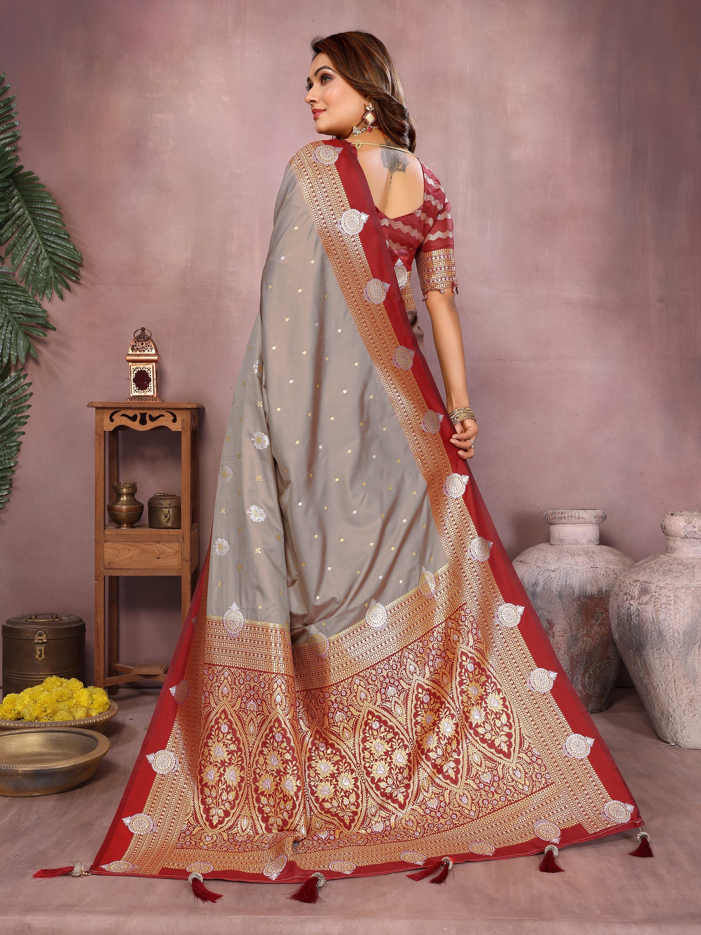 Catalog Designer Saree.