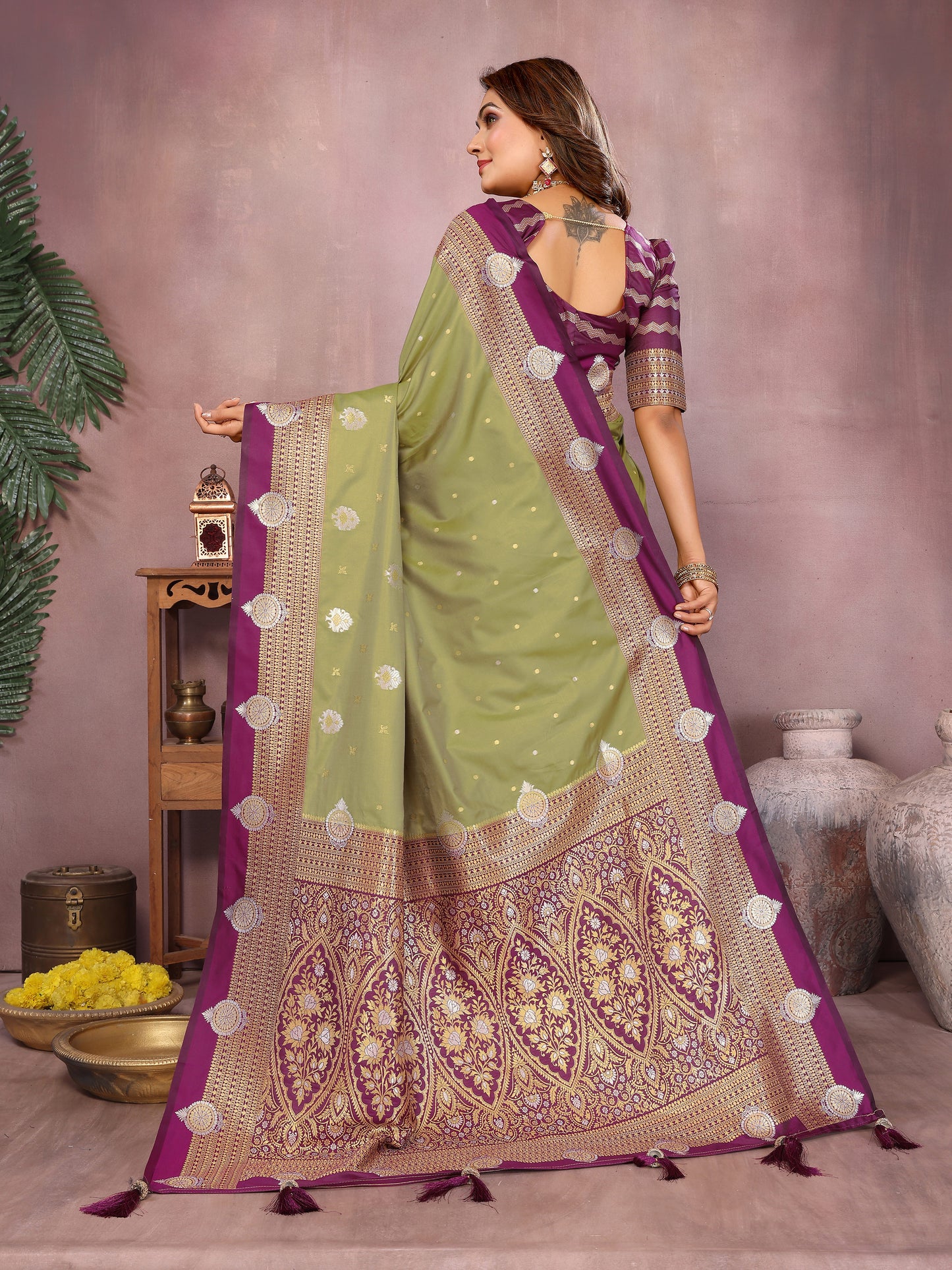 Catalog Designer Saree.