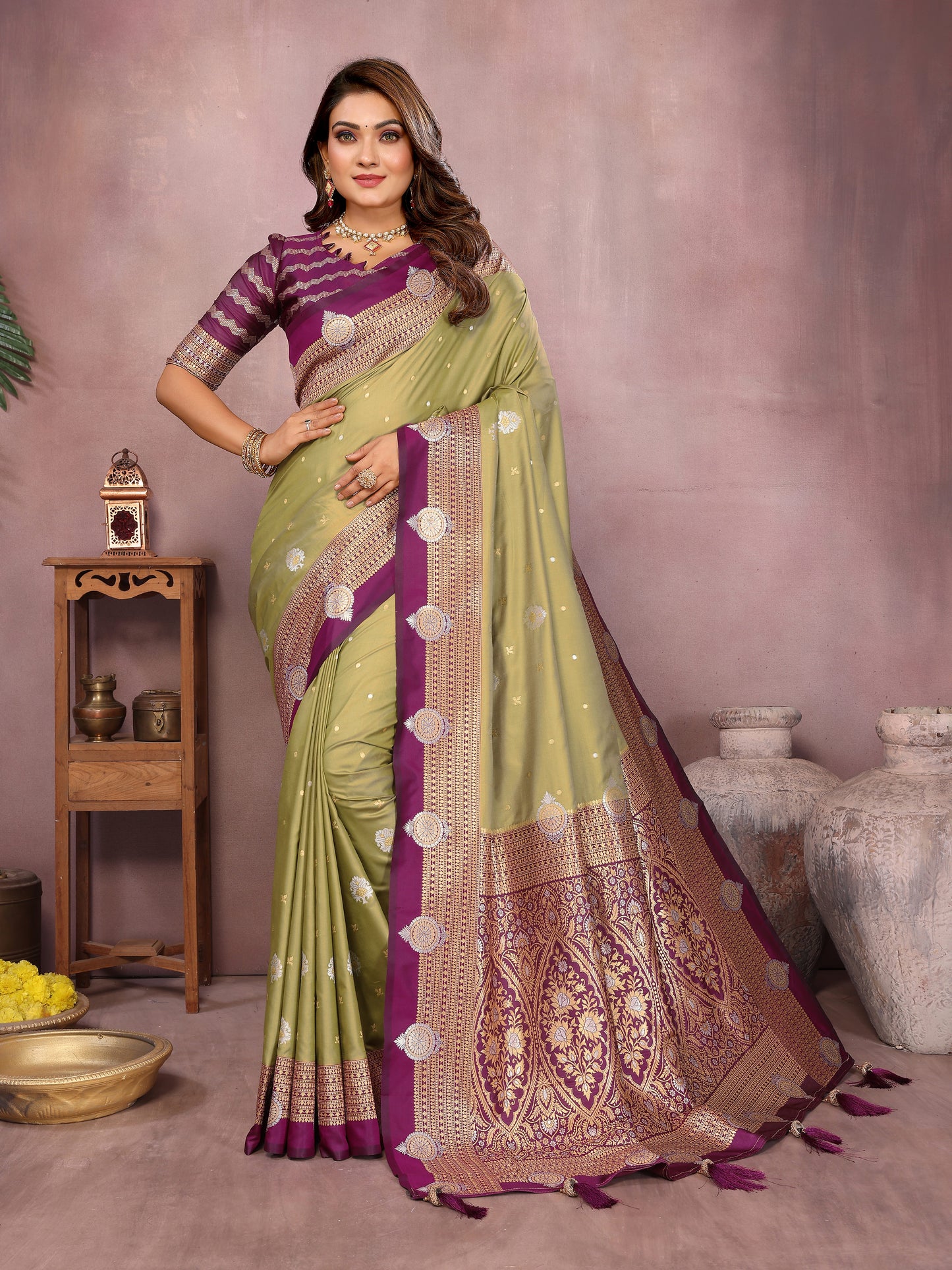 Catalog Designer Saree.