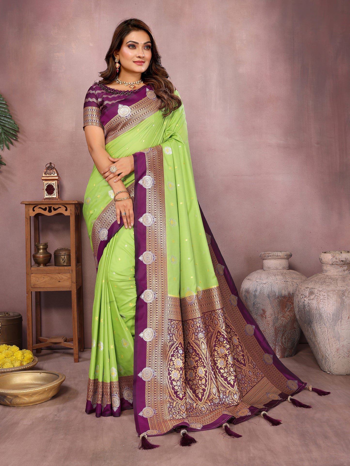 Catalog Designer Saree.