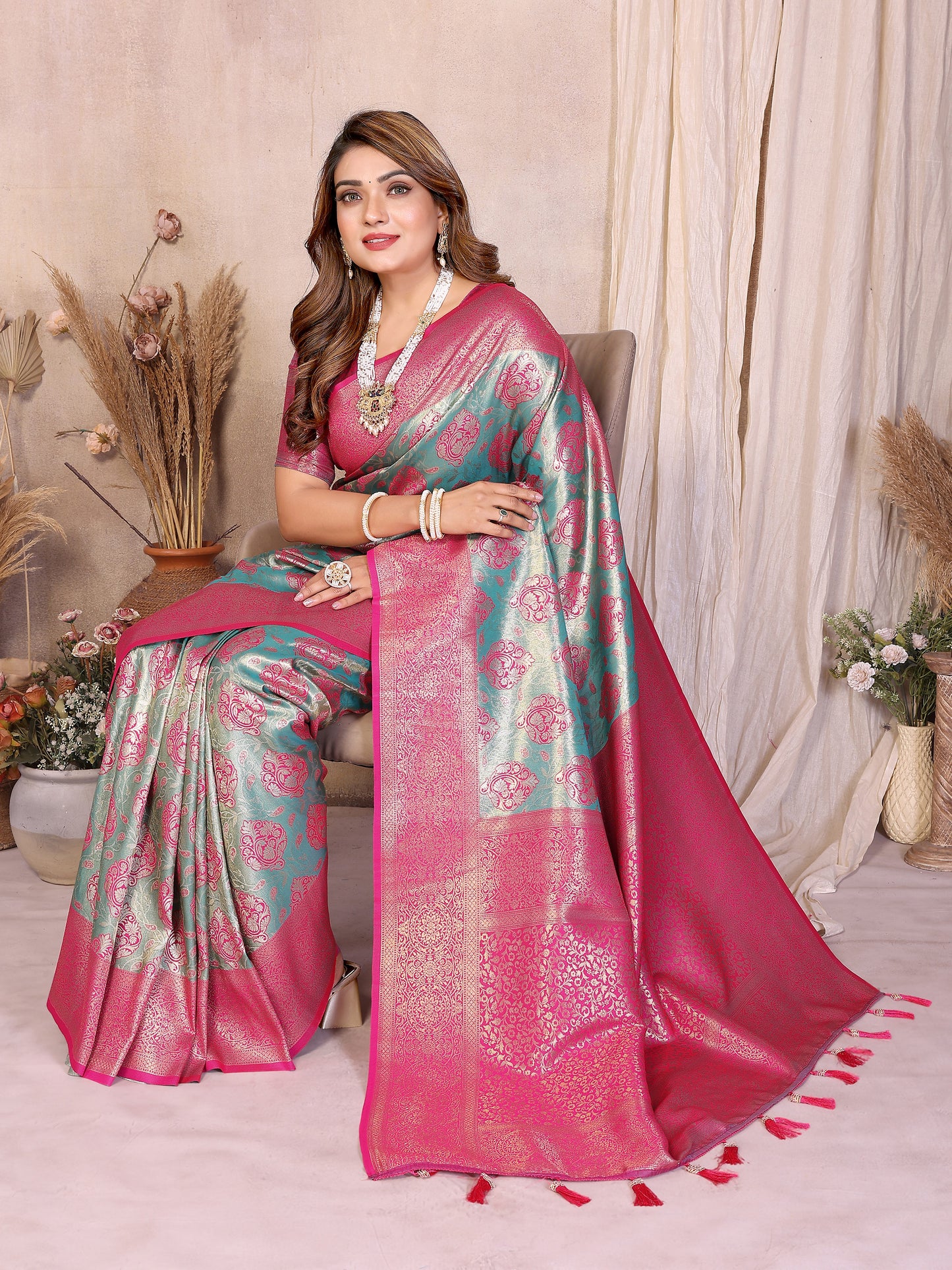 Catalog Designer Saree.