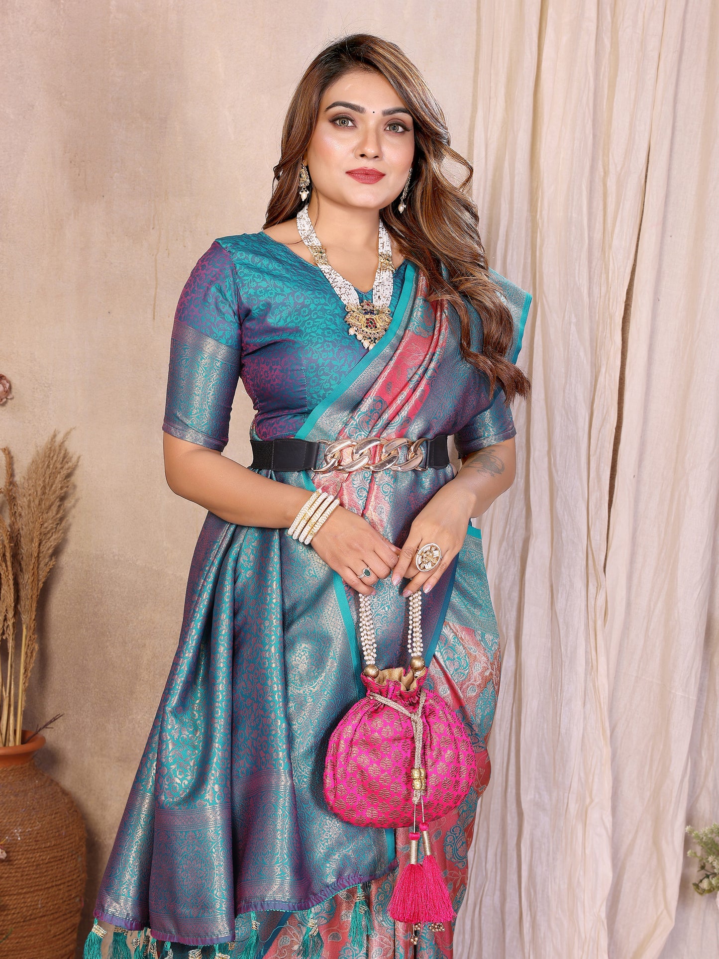 Catalog Designer Saree.