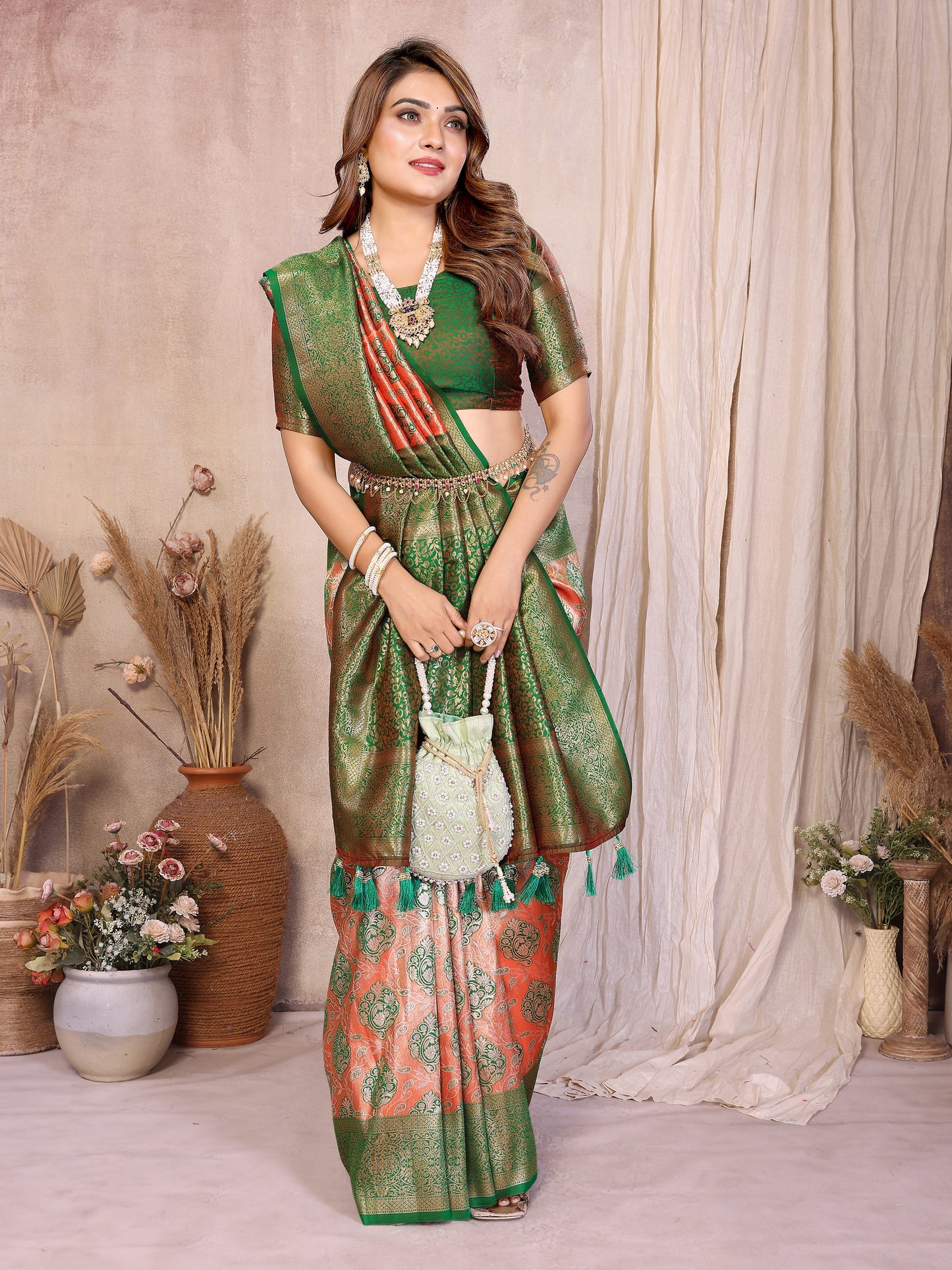 Catalog Designer Saree.