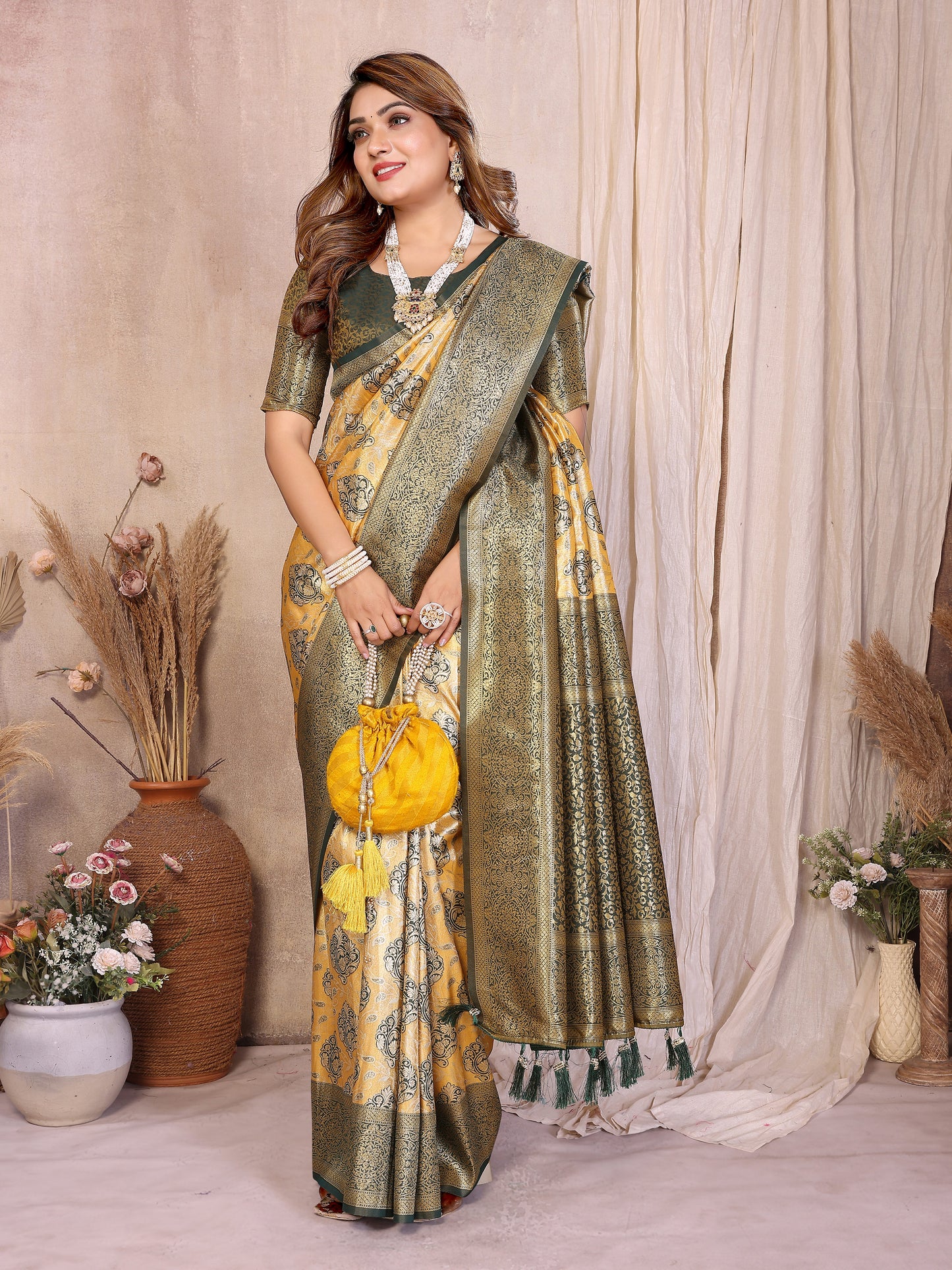 Catalog Designer Saree.