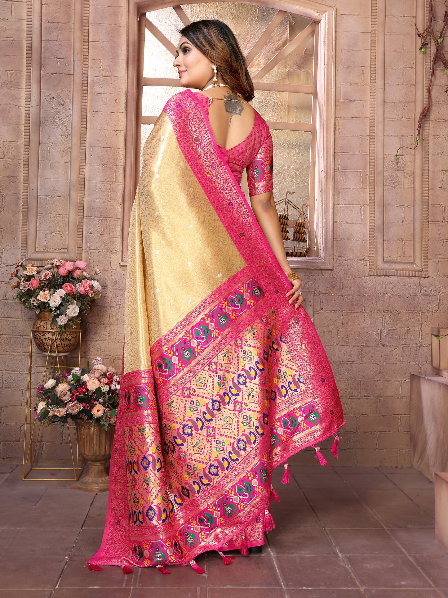 Catalog Designer Saree.