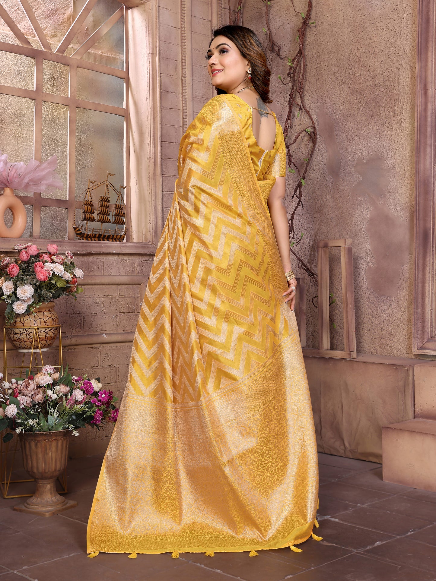 Catalog Designer Saree.