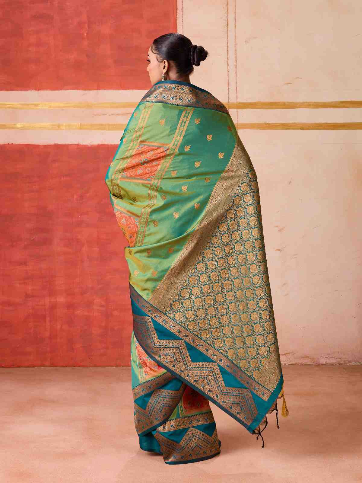 Catalog Designer Saree.