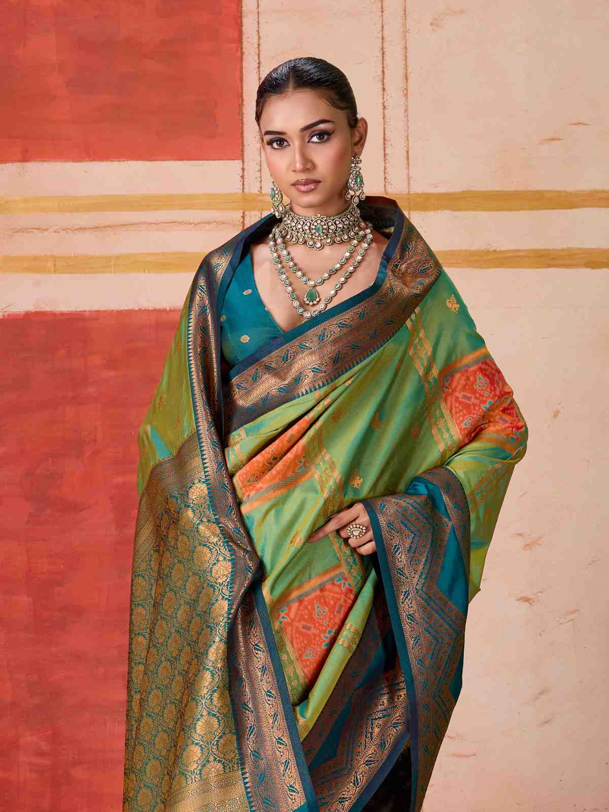 Catalog Designer Saree.