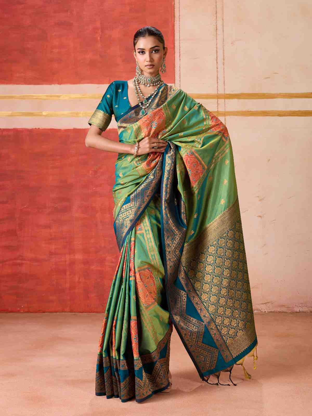 Catalog Designer Saree.