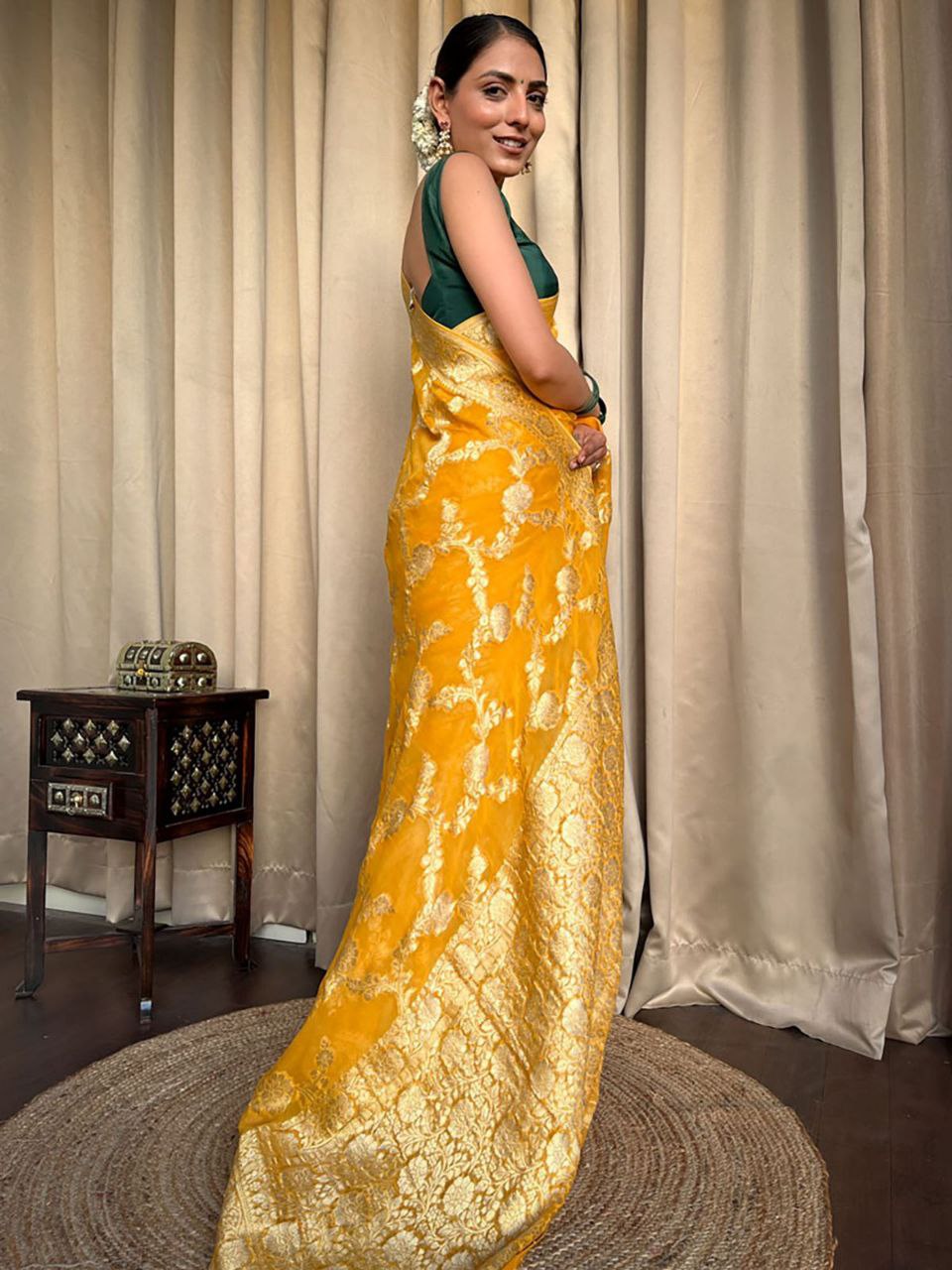 Catalogue Designer Silk Saree