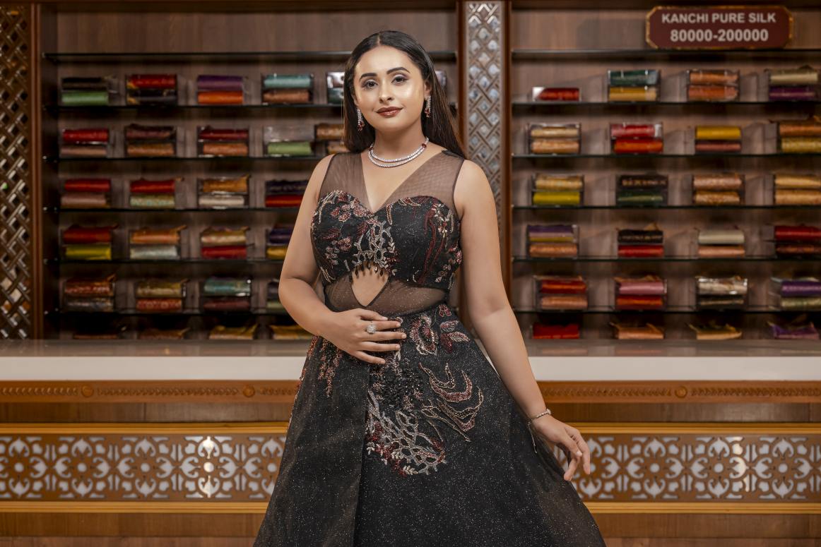 Latest ReadyMade Gowns.