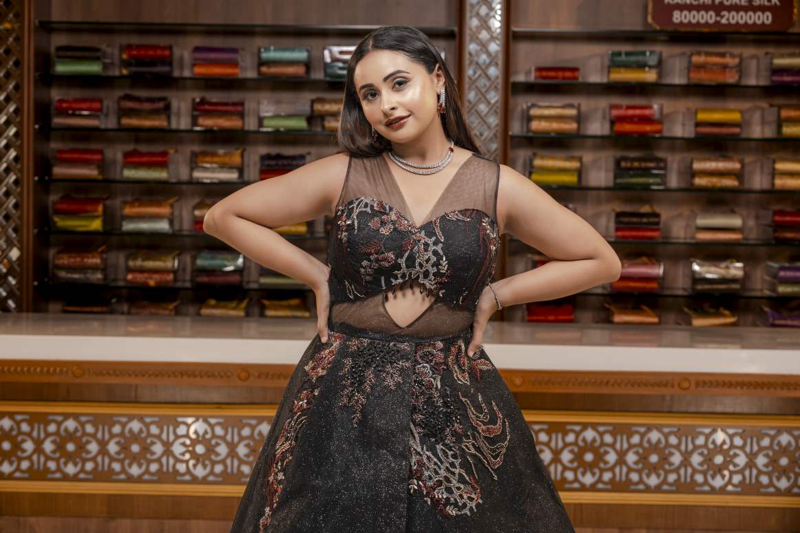 Latest ReadyMade Gowns.