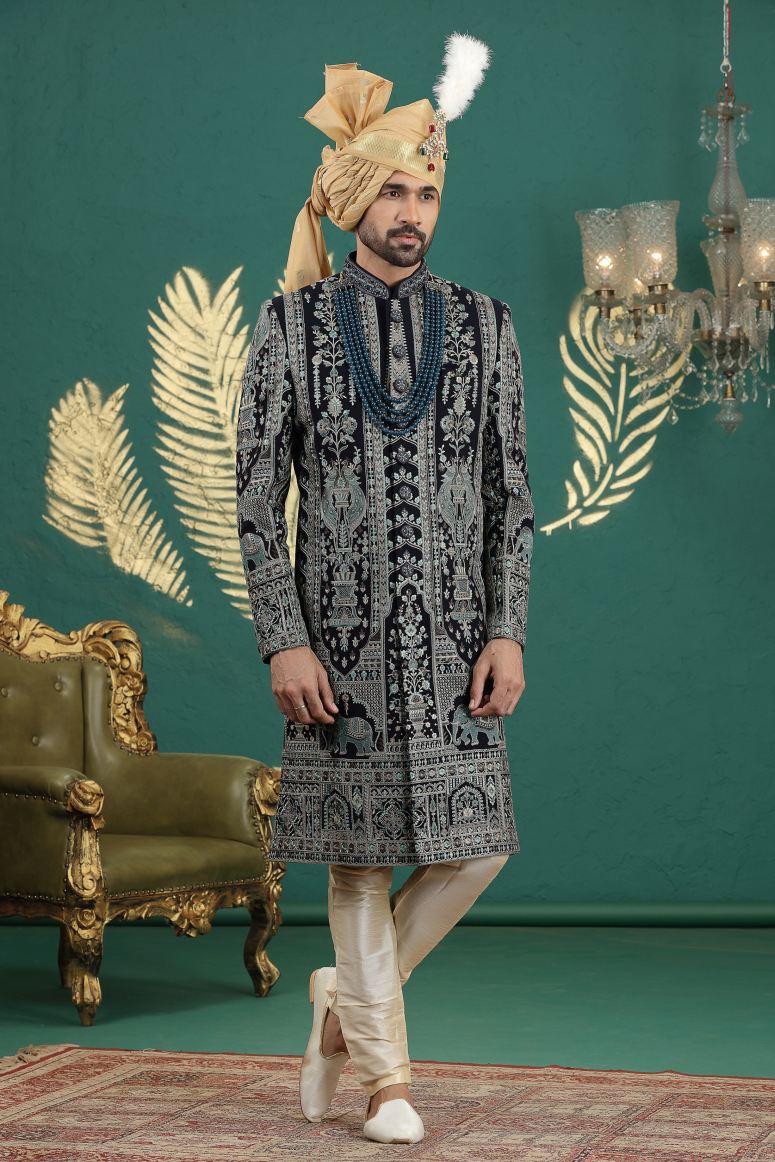 Traditional Indowestren Sherwani.
