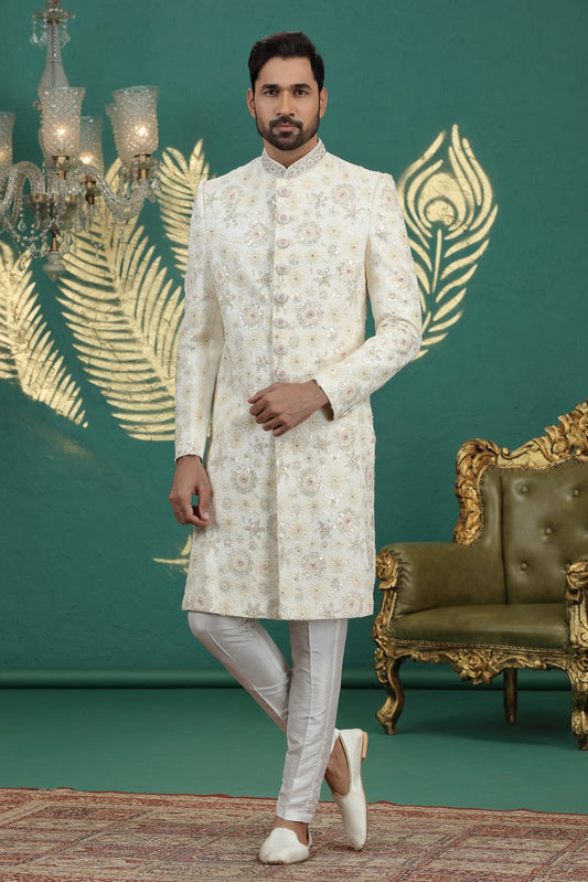 Traditional Indowestren Sherwani.