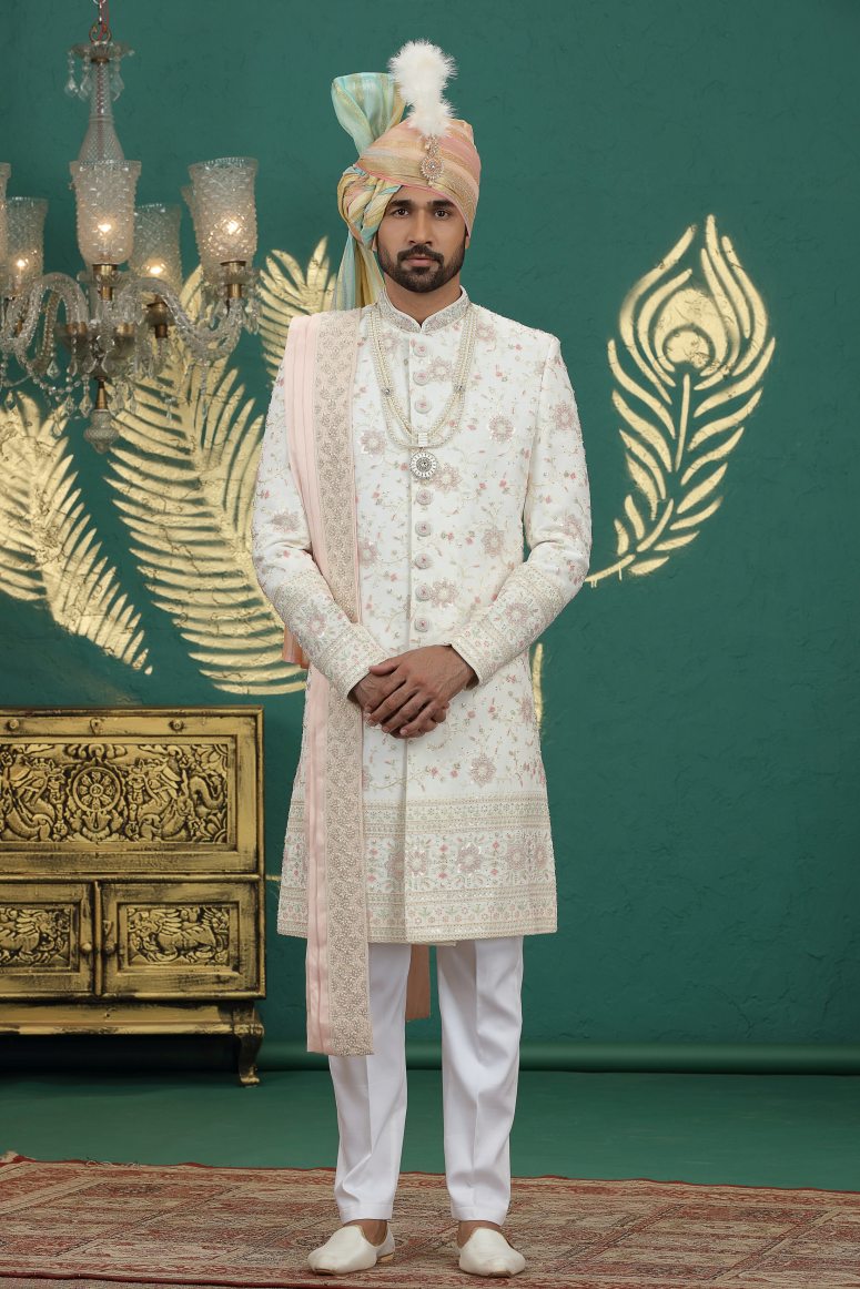 Traditional Indowestren Sherwani.