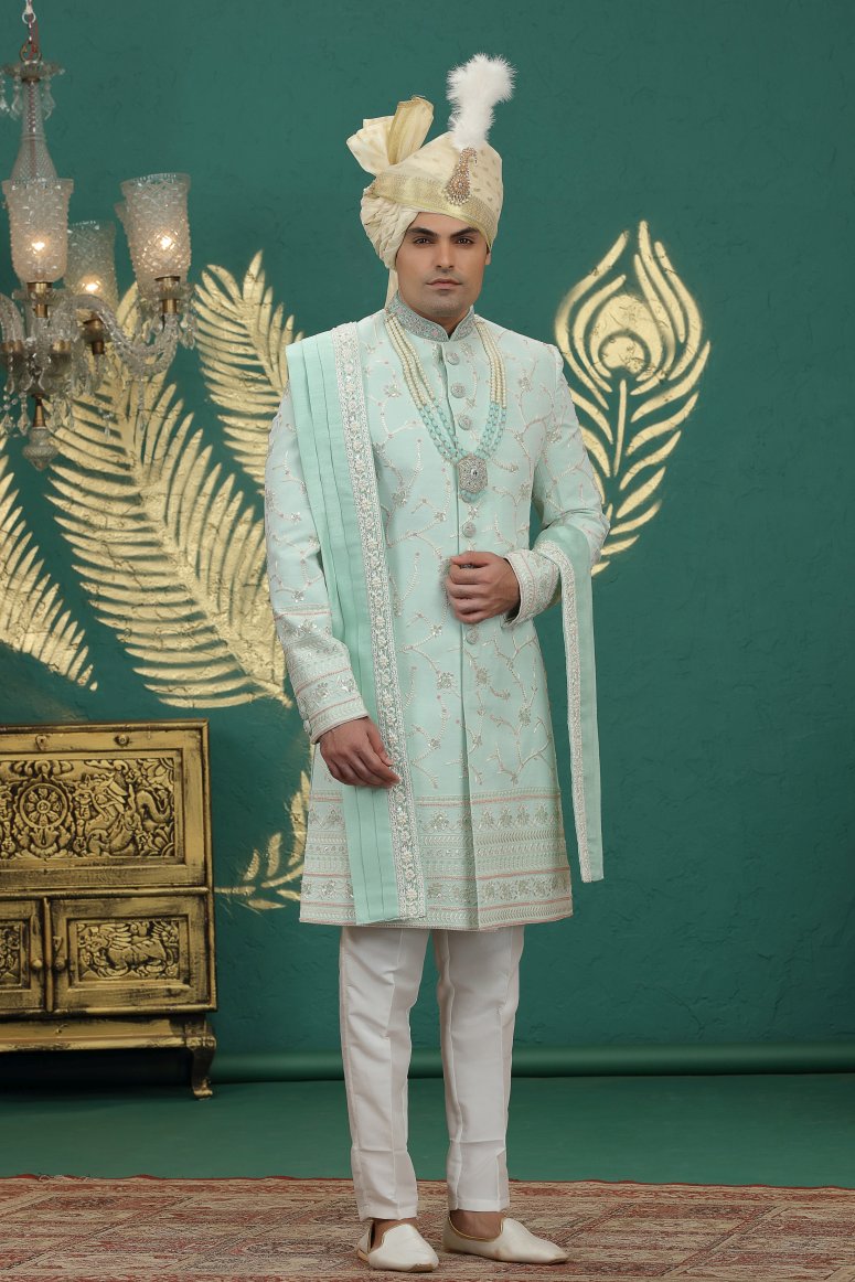 Traditional Indowestren Sherwani.