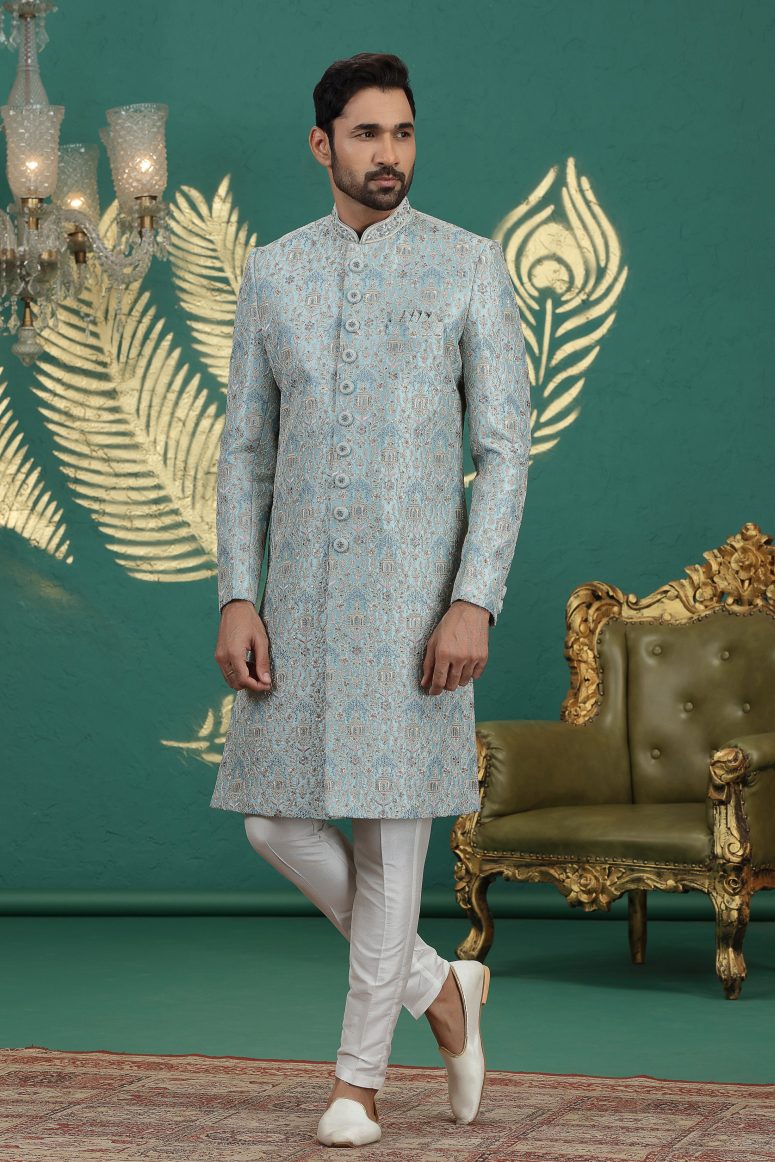 Traditional Indowestren Sherwani.