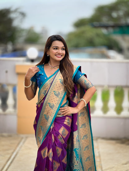 Catalog Designer Saree.