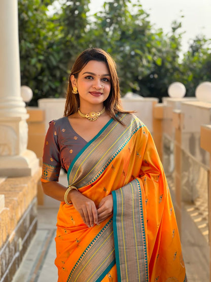 Catalog Designer Saree.