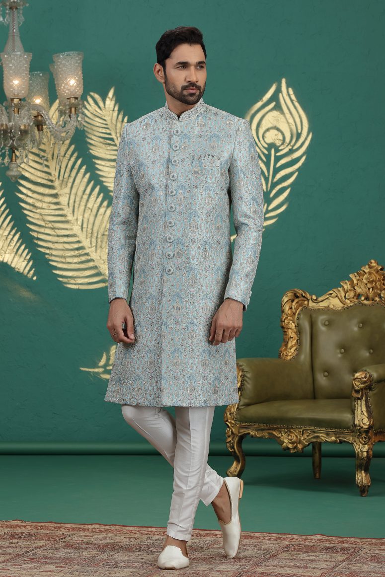 Traditional Indowestren Sherwani.