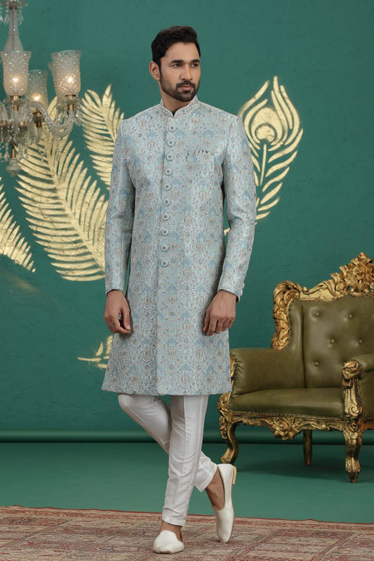 Traditional Indowestren Sherwani.