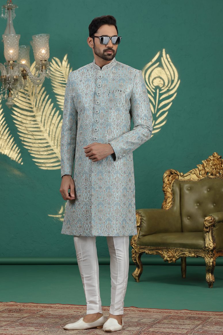 Traditional Indowestren Sherwani.