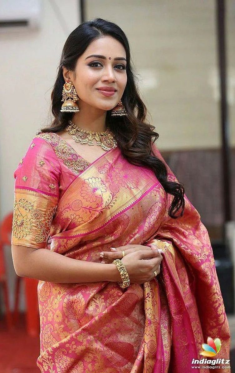 Catalog Designer Saree.