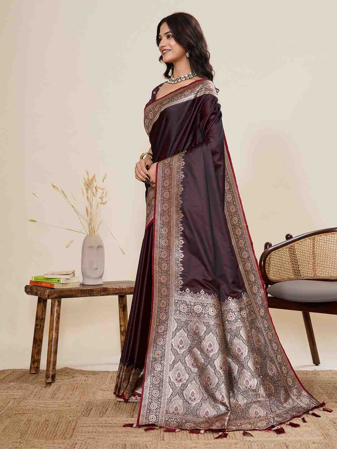 Catalog Designer Saree.