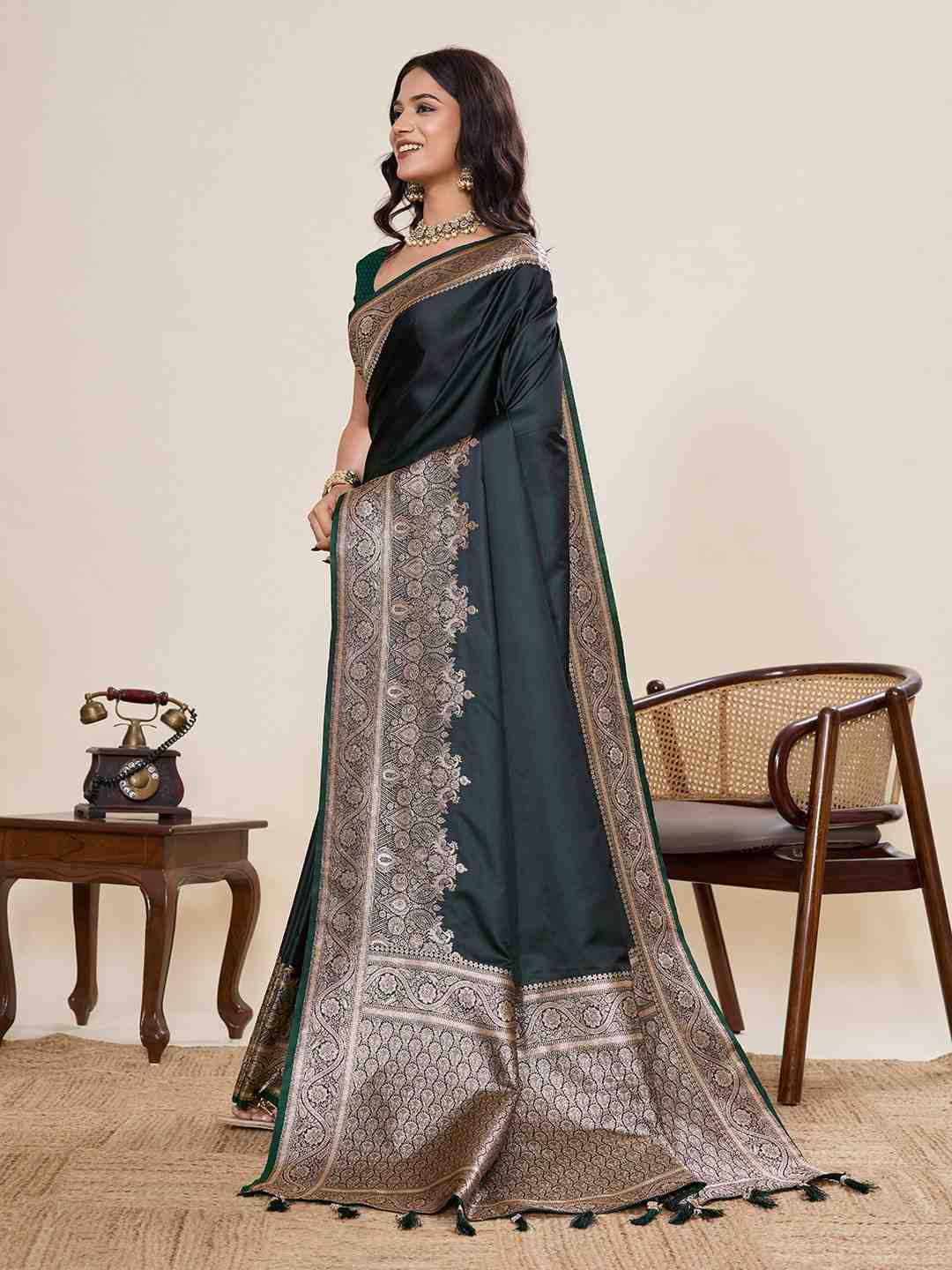 Catalog Designer Saree.