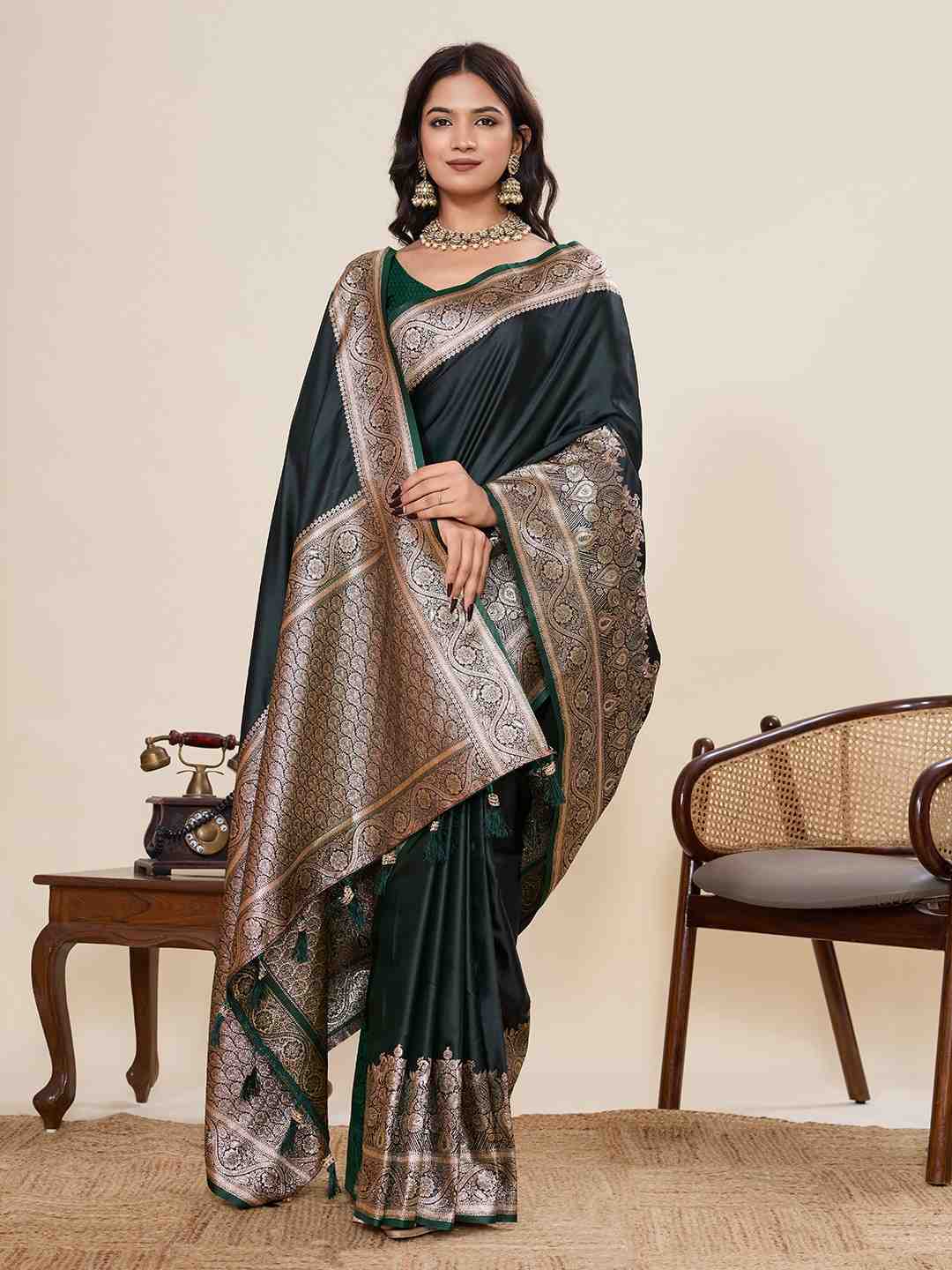 Catalog Designer Saree.