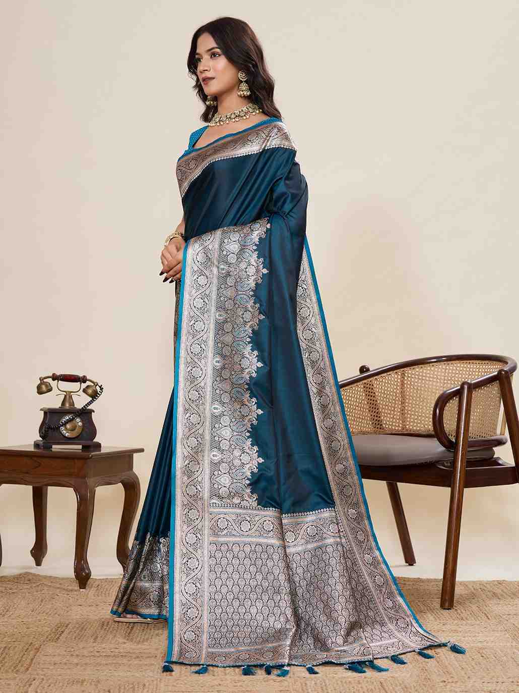 Catalog Designer Saree.