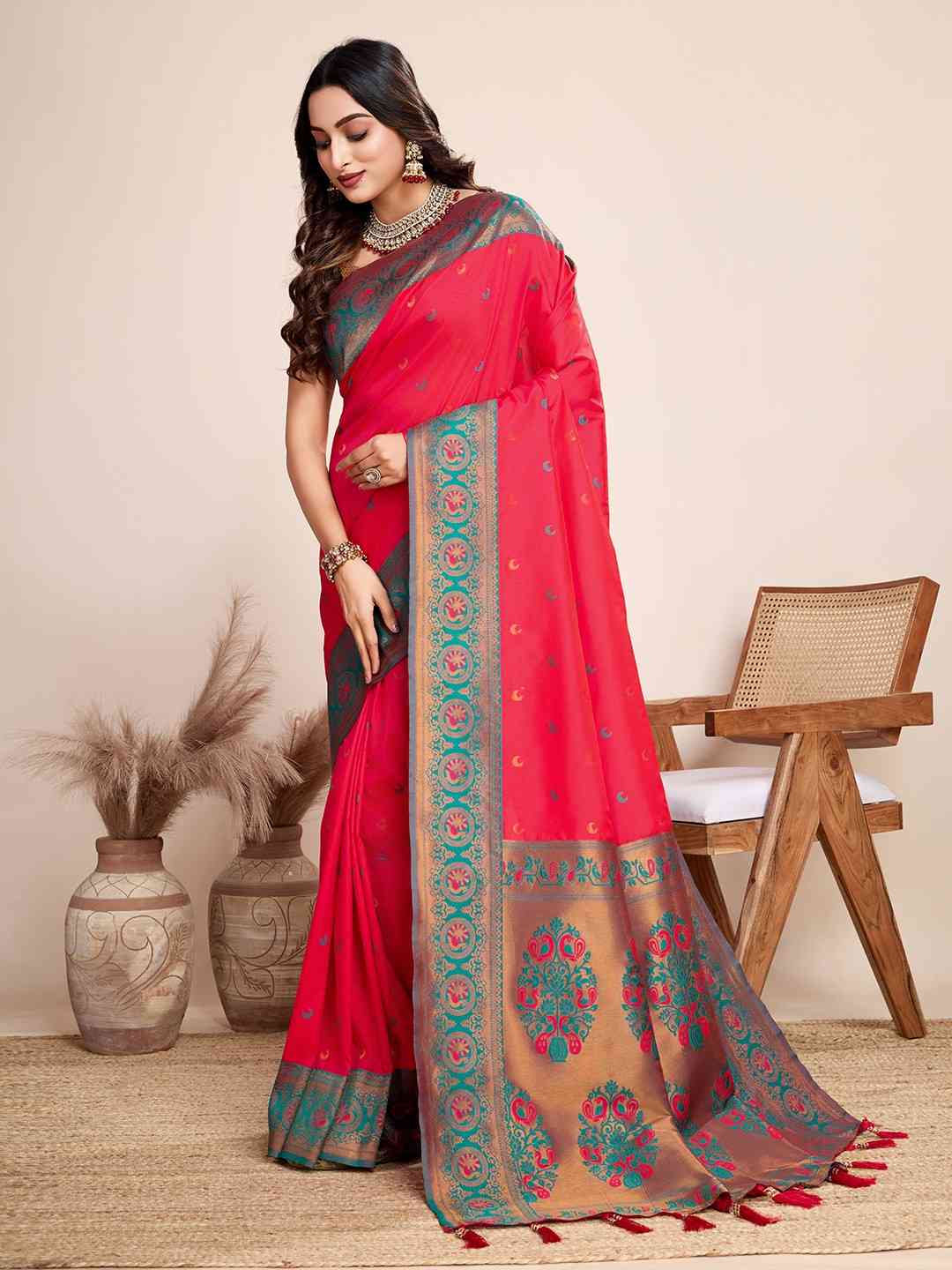 Catalog Designer Saree.