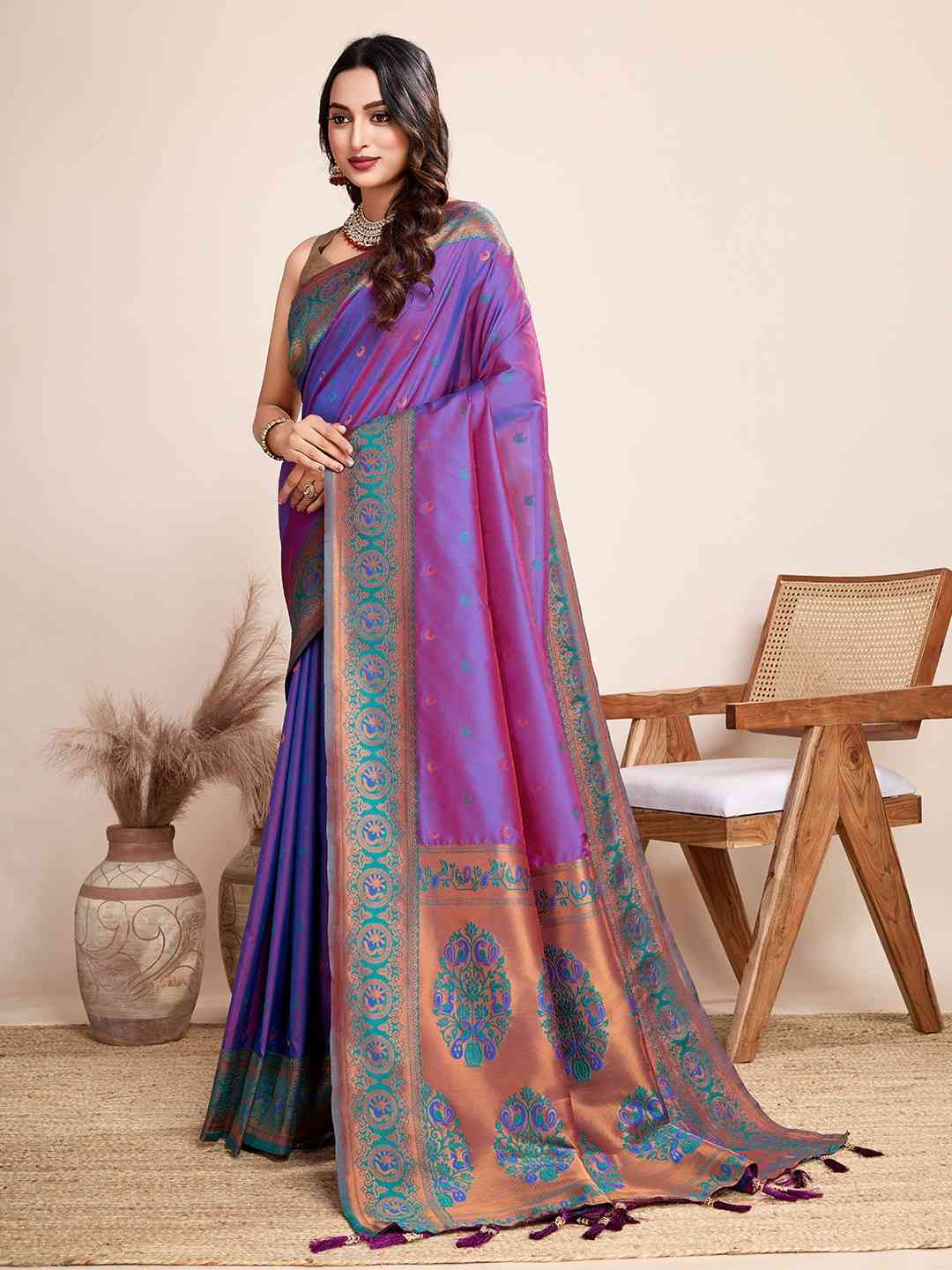 Catalog Designer Saree.