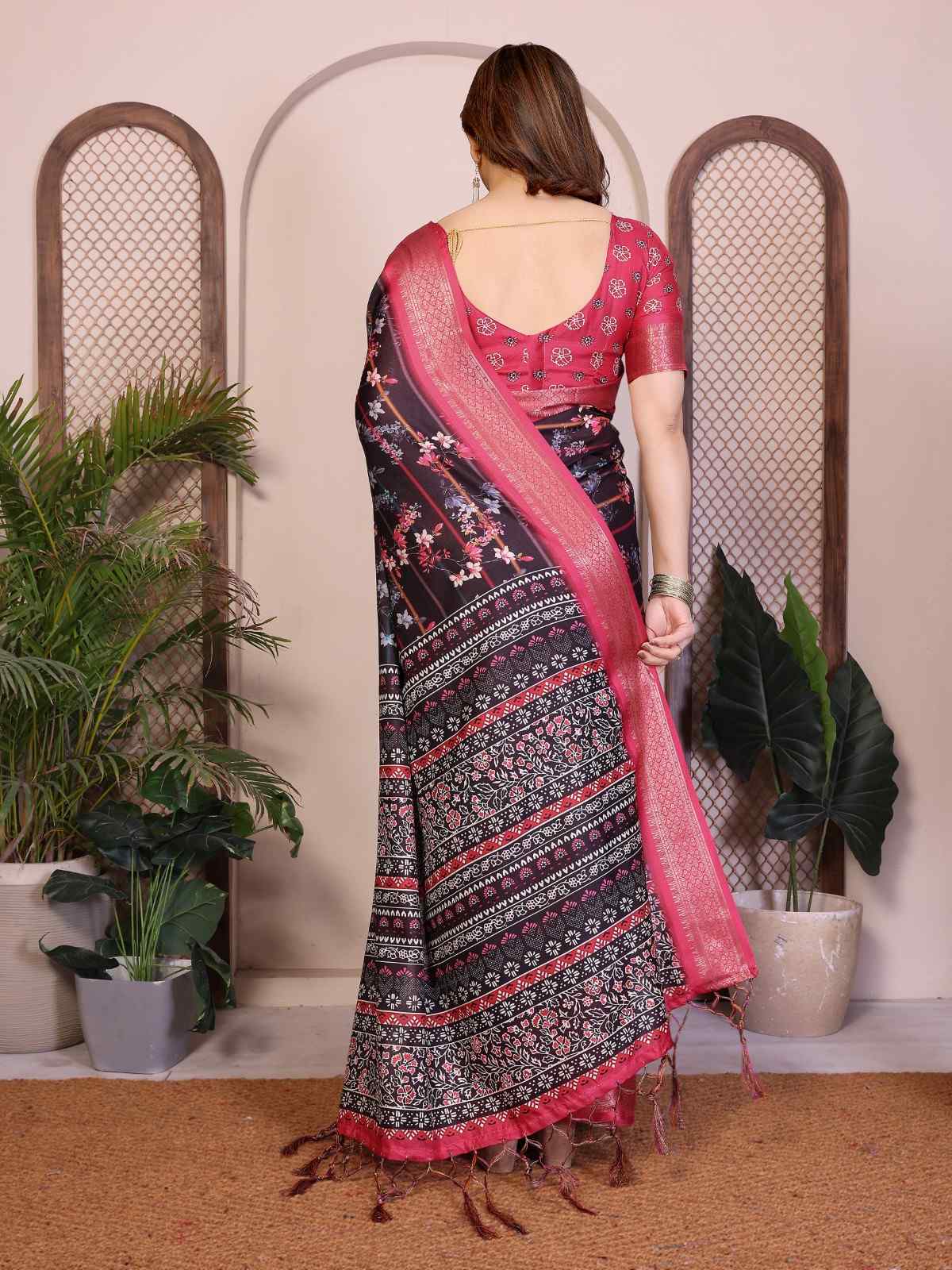 Catalog Designer Saree.