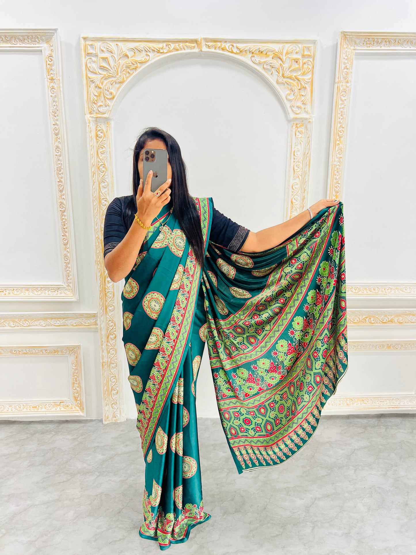 Catalog Designer Saree.