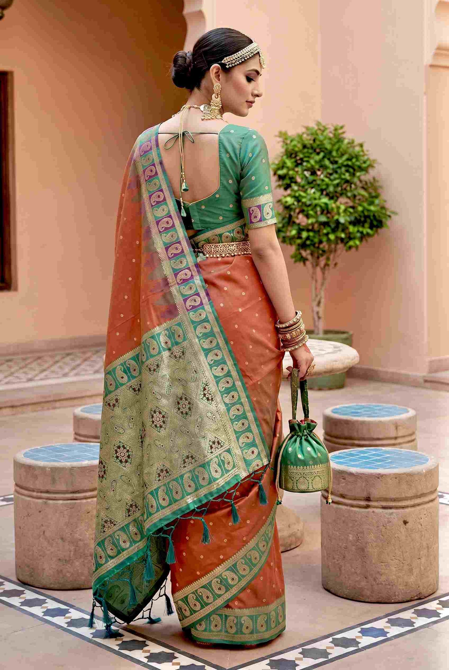 Catalog Designer Saree.