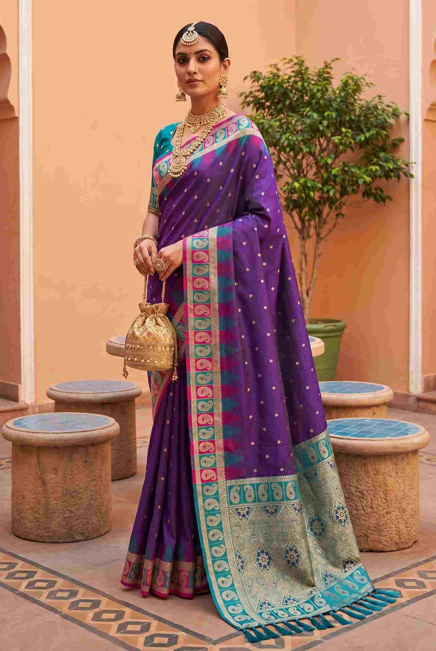 Catalog Designer Saree.