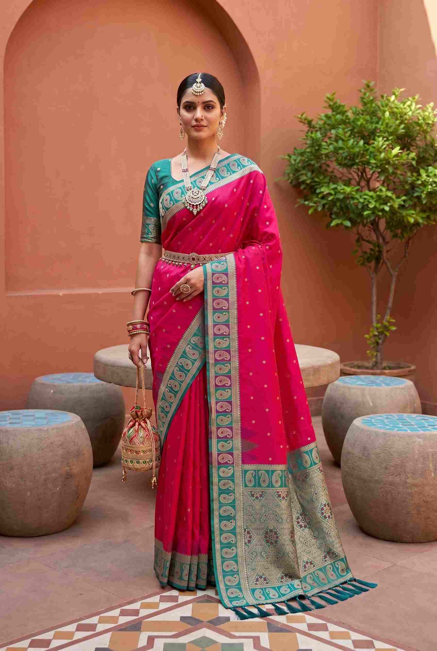 Catalog Designer Saree.
