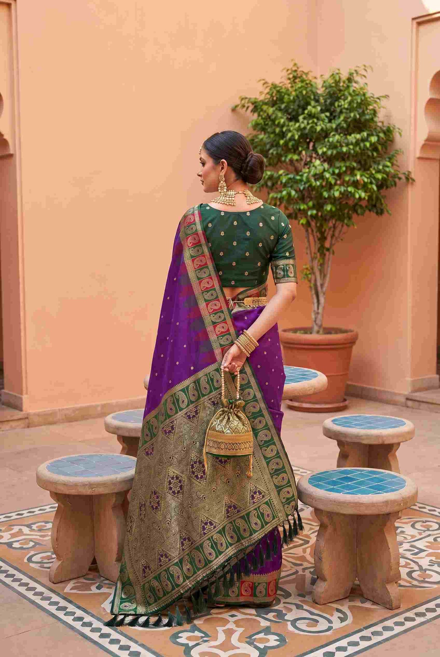 Catalog Designer Saree.