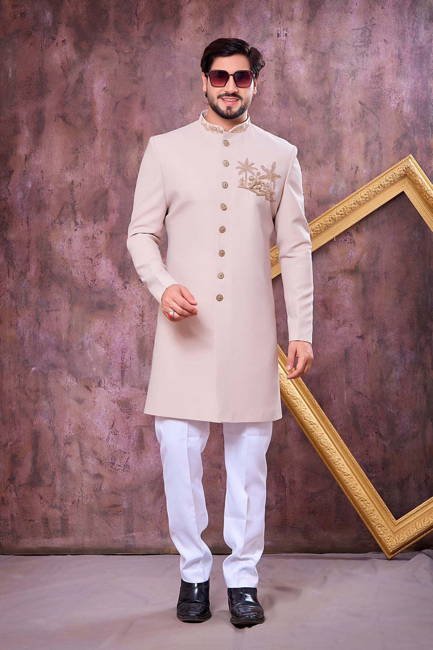 Traditional Indowestren Sherwani.