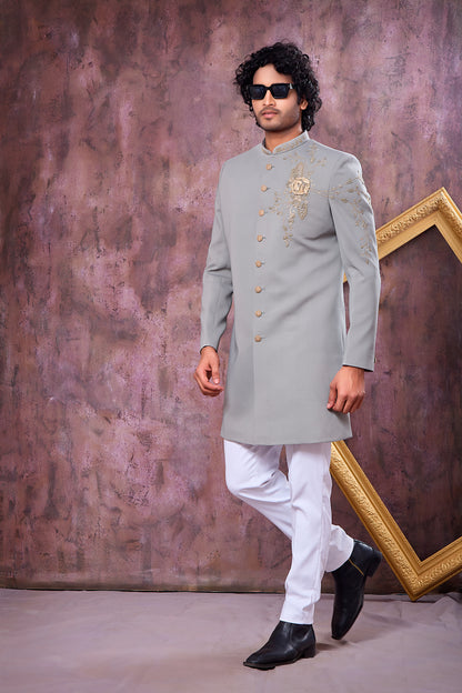 Traditional Indowestren Sherwani.