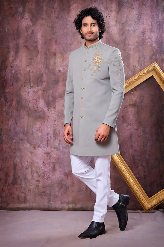 Traditional Indowestren Sherwani.