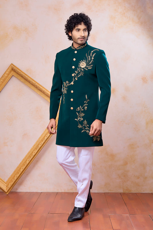 Traditional Indowestren Sherwani.