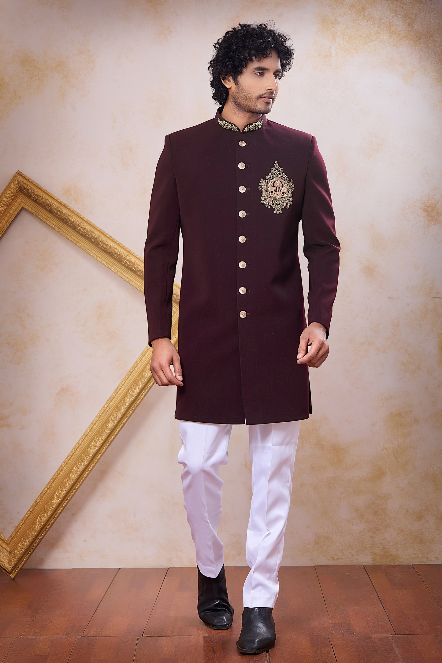 Traditional Indowestren Sherwani.
