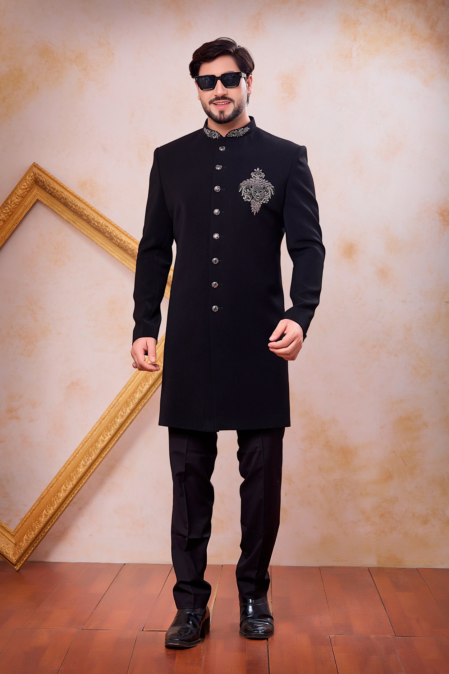 Traditional Indowestren Sherwani.